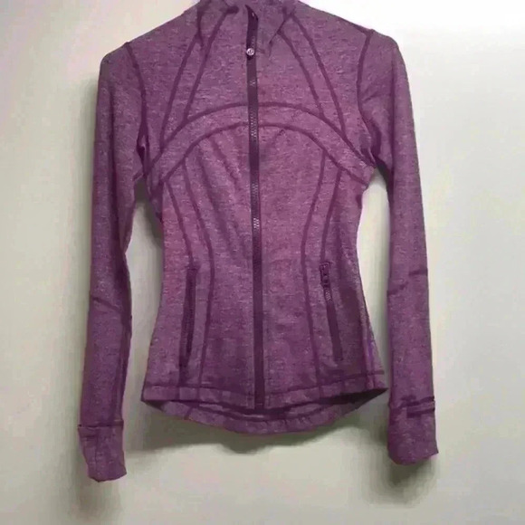 Lululemon Define Jacket in Dew Berry Size 2 - Picture 4 of 5